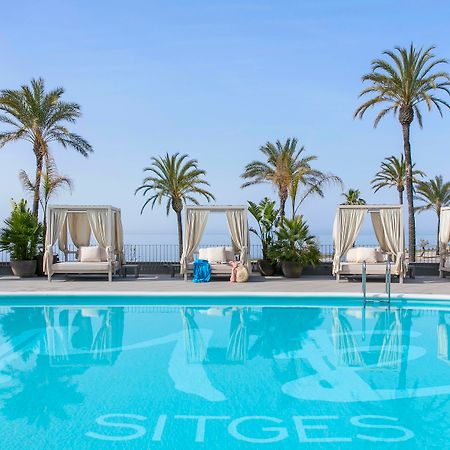 Hotel Me Sitges Terramar Esterno foto The pool at the hotel