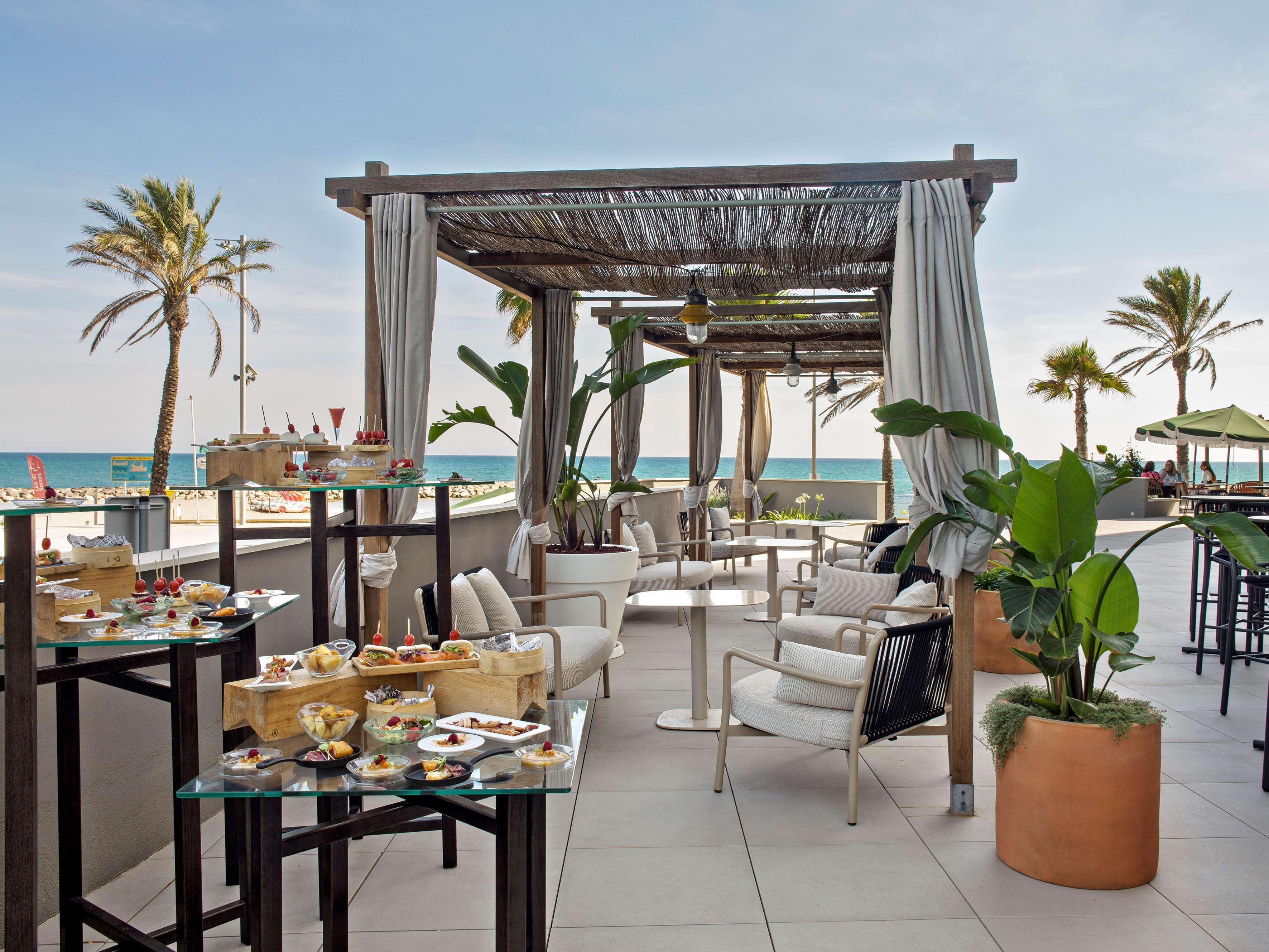 Hotel Me Sitges Terramar Esterno foto The Beach at The Westin