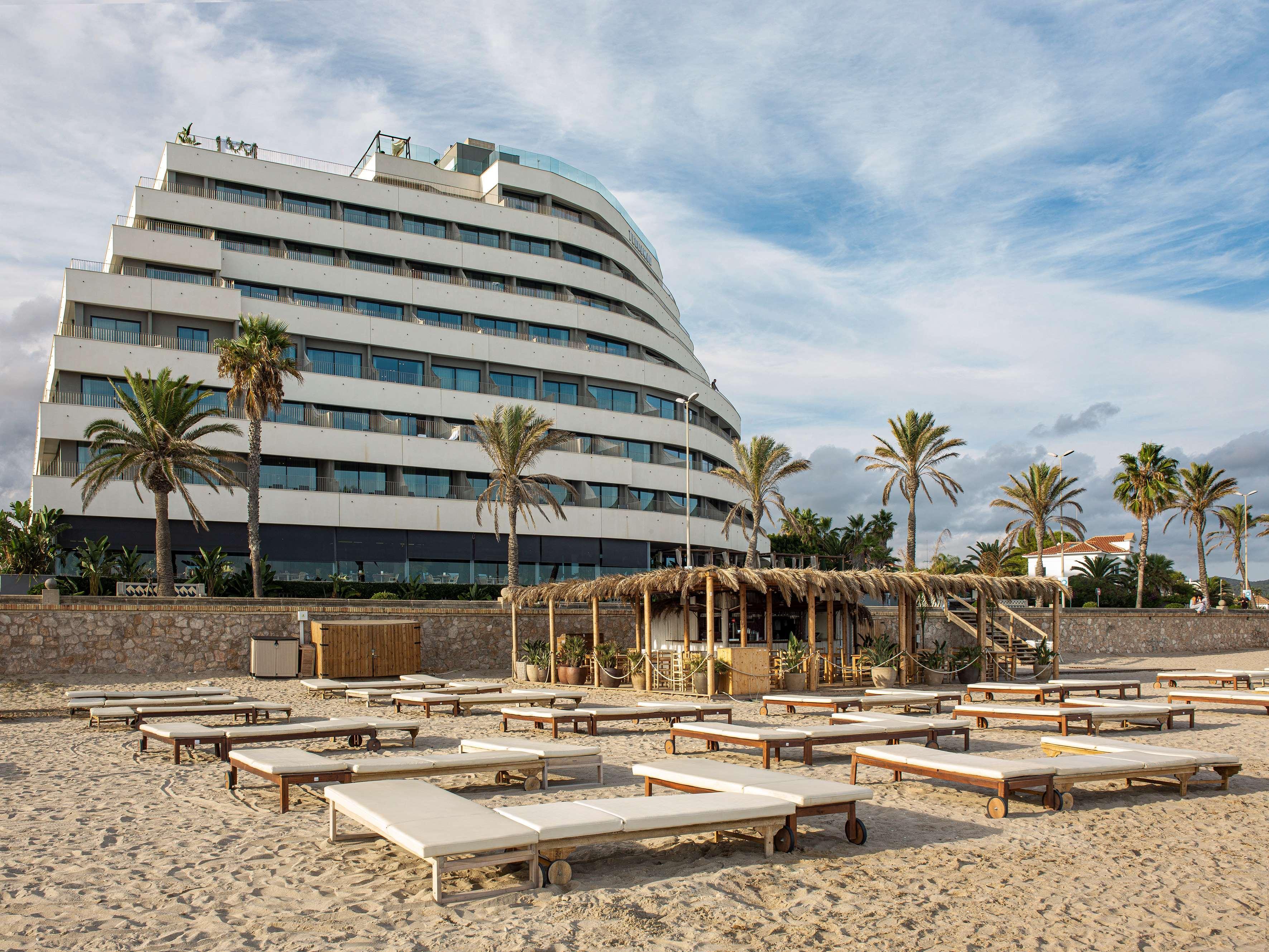 Hotel Me Sitges Terramar Esterno foto