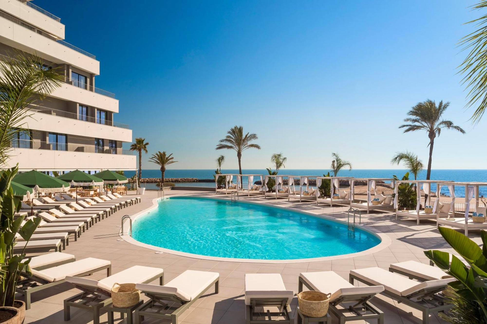 Hotel Me Sitges Terramar Esterno foto Hotel