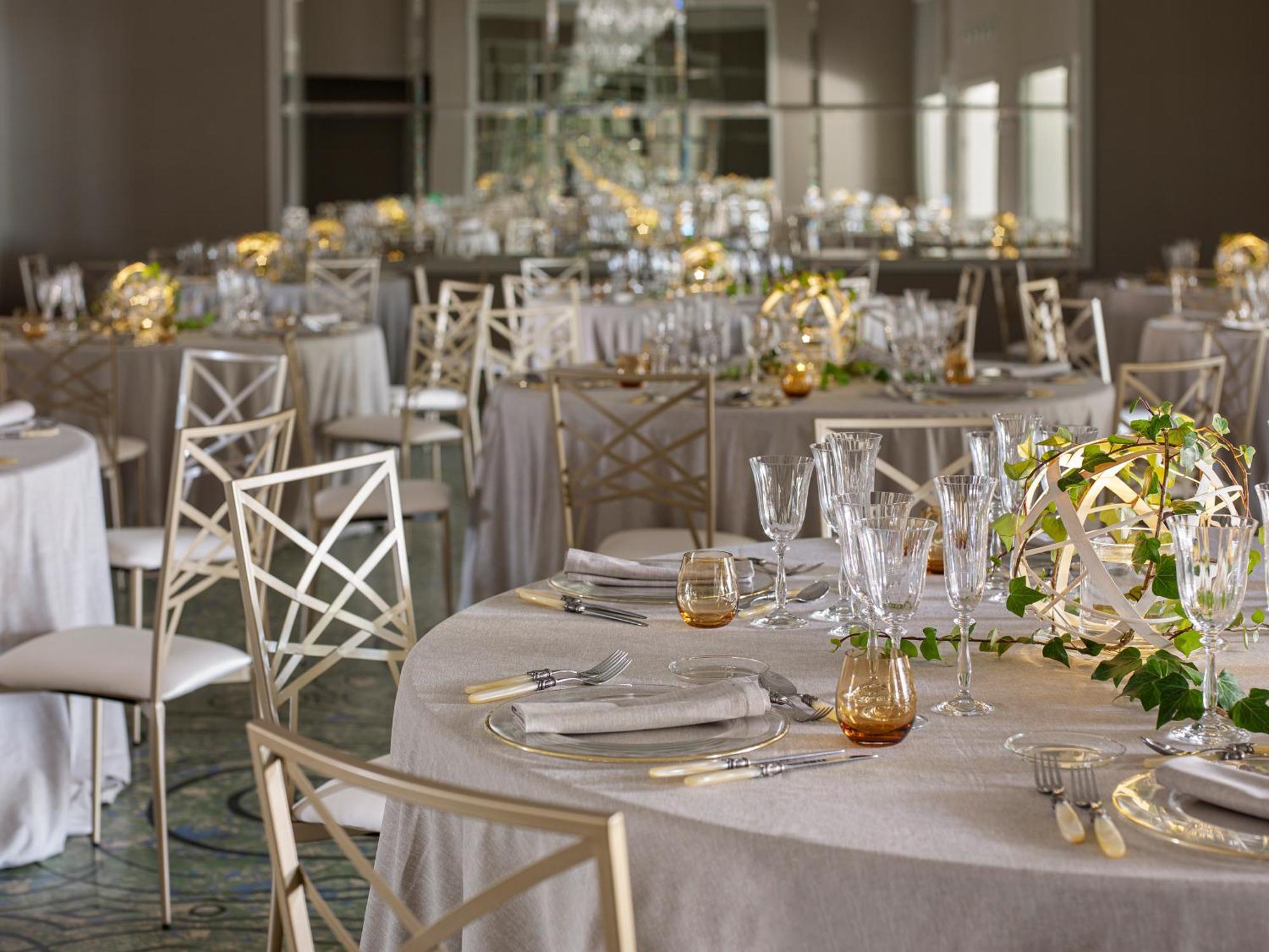 Hotel Me Sitges Terramar Esterno foto The ballroom at the Four Seasons Hotel
