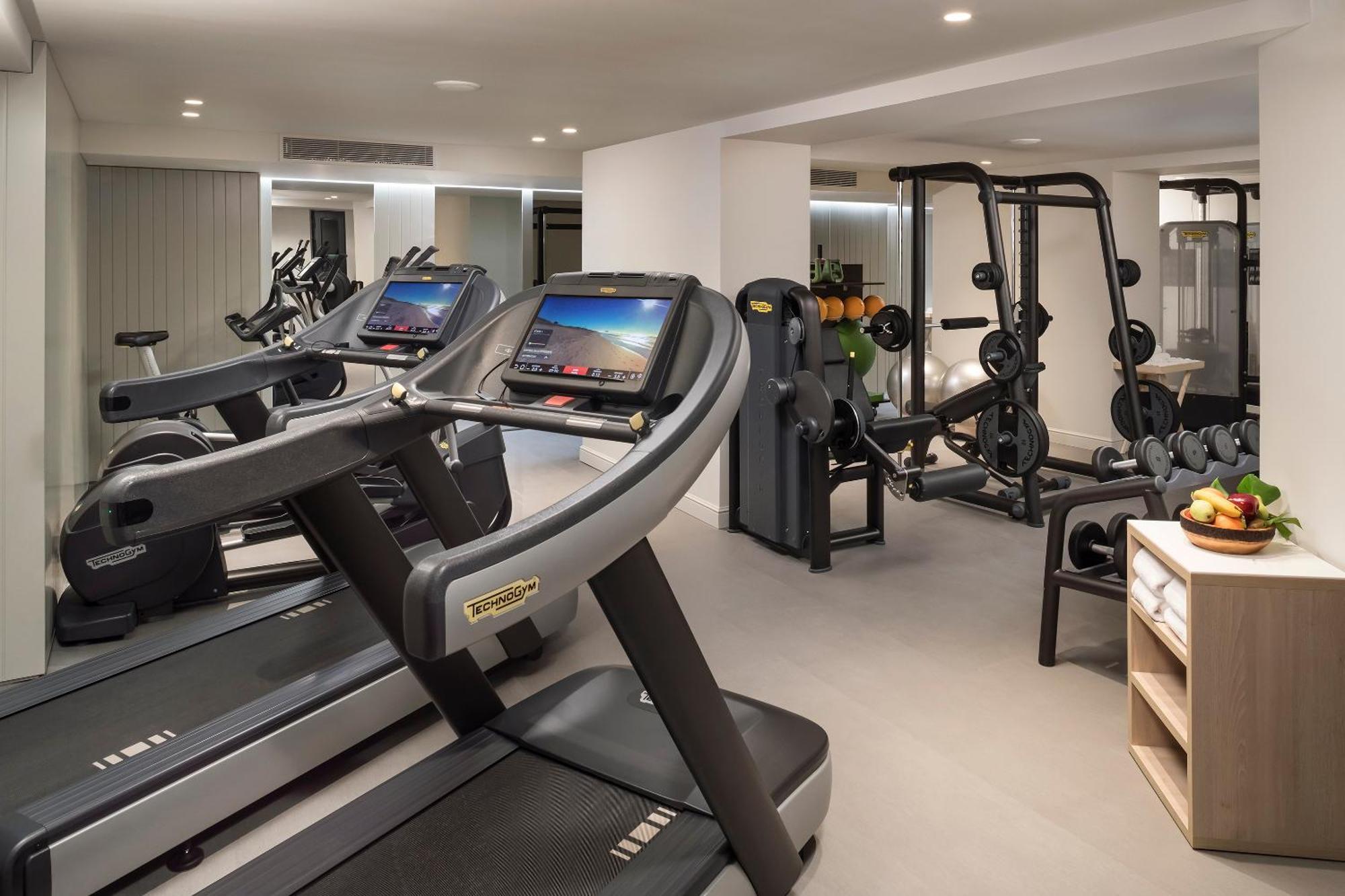 Hotel Me Sitges Terramar Esterno foto The gym at The Dorchester