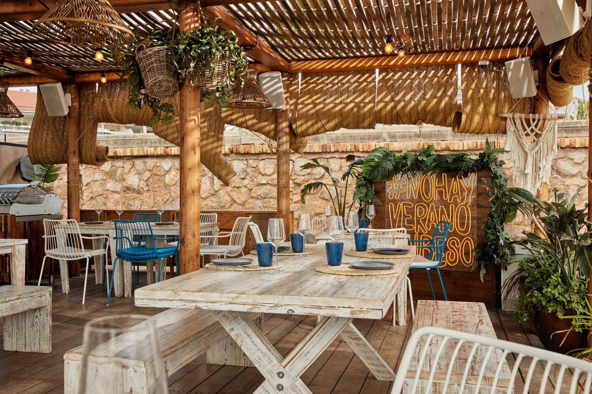 Hotel Me Sitges Terramar Esterno foto Restaurant interior