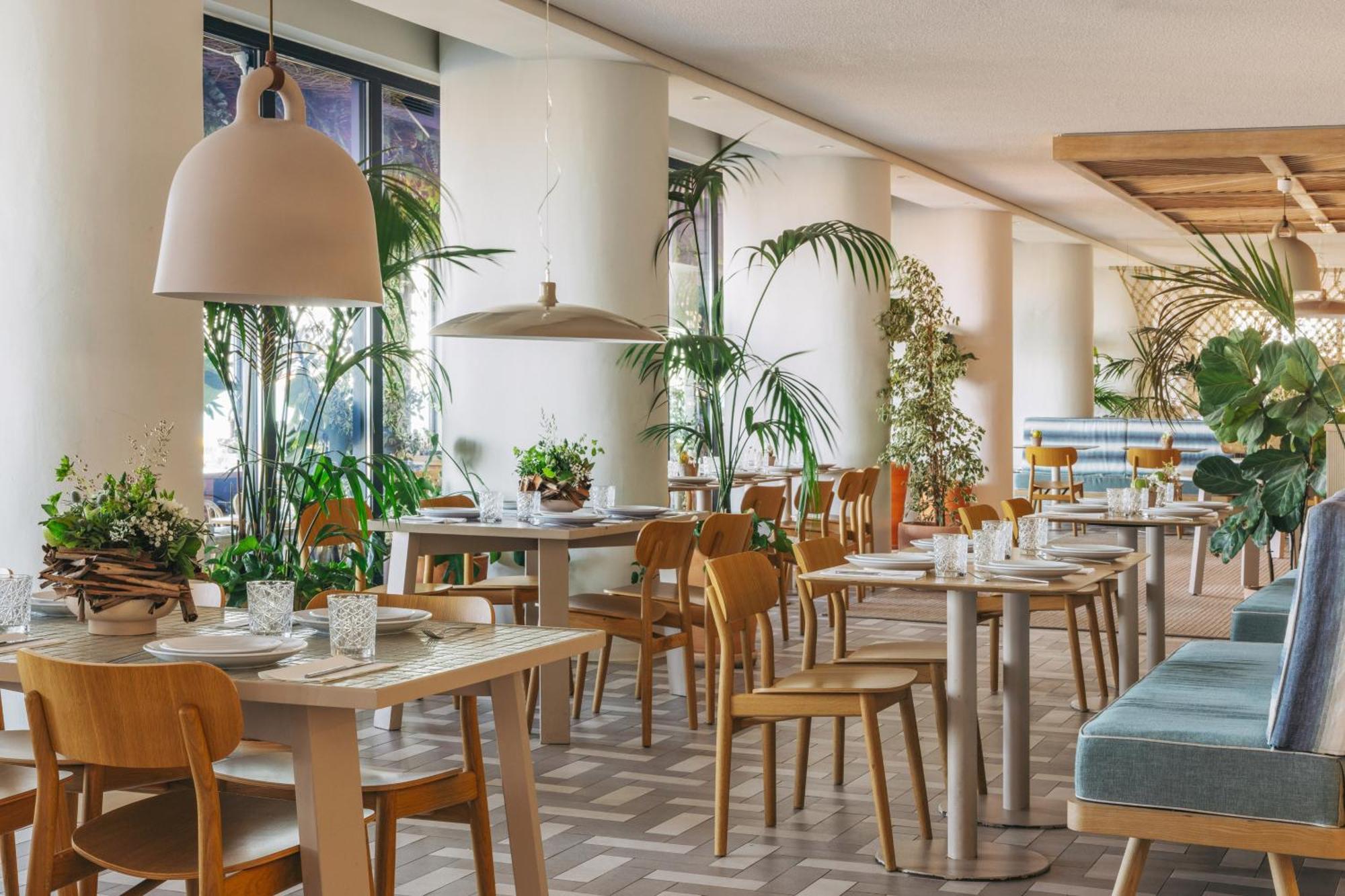 Hotel Me Sitges Terramar Esterno foto Restaurant